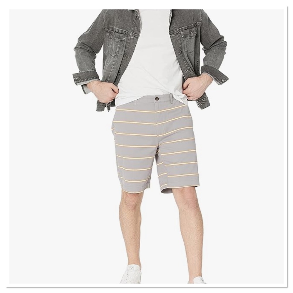 Men’s Classic Fit Flat Front Shorts Amazon Essentials NWT
